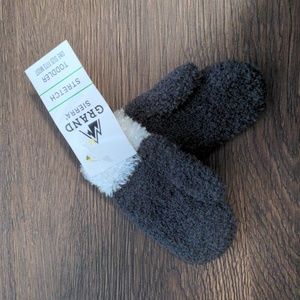 Grand Sierra Toddler NWT Gray and white Mittens, One Size Fits Most